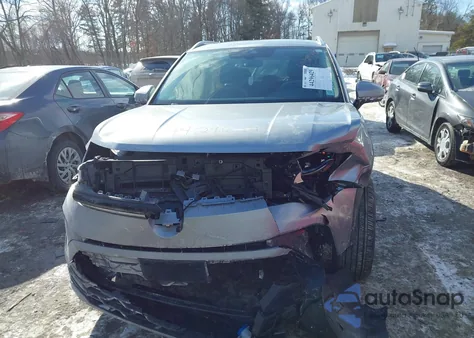 2025 Volkswagen Taos 1.5T Se из США, поврежденный, VIN 3VVVC7B2XSM010587